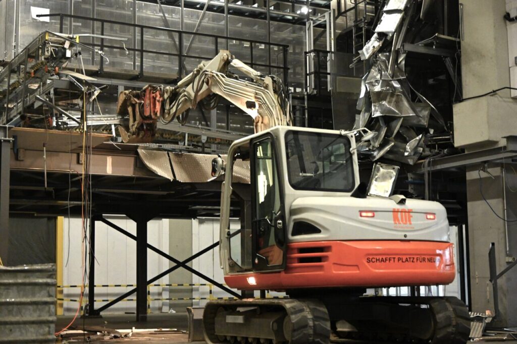 kof-ag_rueckbau_swarovskiag_06